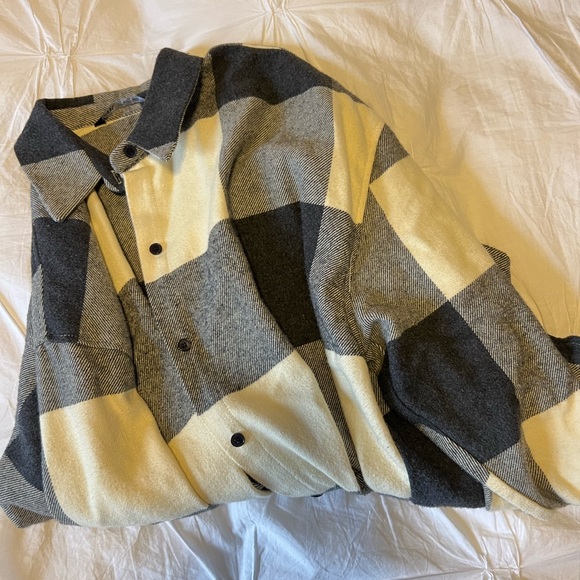 Zara flannel - Picture 3 of 3